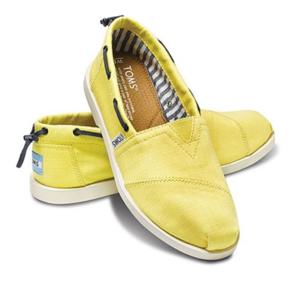 TOMS nautical yellow shoes NWT sz 7